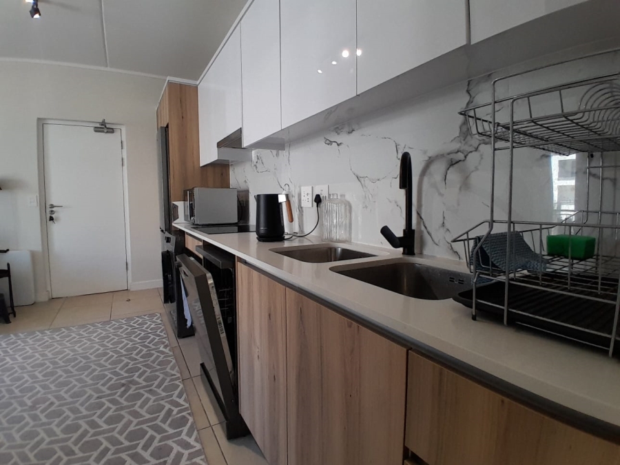 To Let 1 Bedroom Property for Rent in Sandown Western Cape